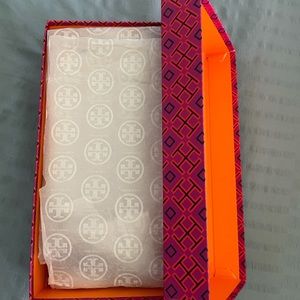 Perforated Logo flat espadrille